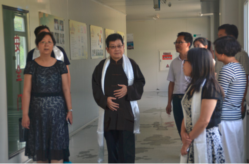 原香港衛(wèi)視執(zhí)行臺(tái)長(zhǎng)楊錦麟先生一行蒞臨奇正集團(tuán)參觀考察