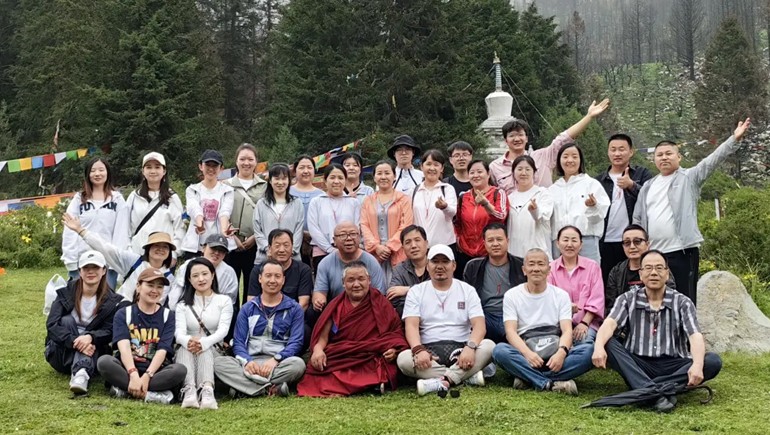 奇正集團(tuán)達(dá)爾宗圣湖祈?；顒?dòng)