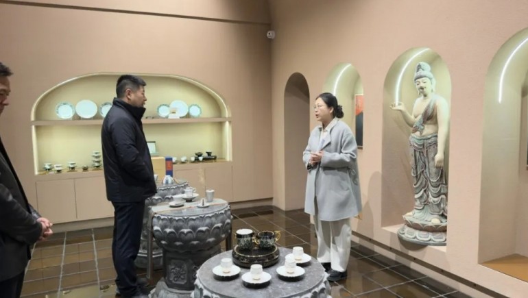 甘肅省酒泉市委常委、敦煌市委書記王彥群調研指導九色鹿鳴運營和發(fā)展