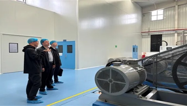 巴宜區(qū)區(qū)長（候選人）王建飛一行蒞臨林芝雪域資源科技有限公司調研